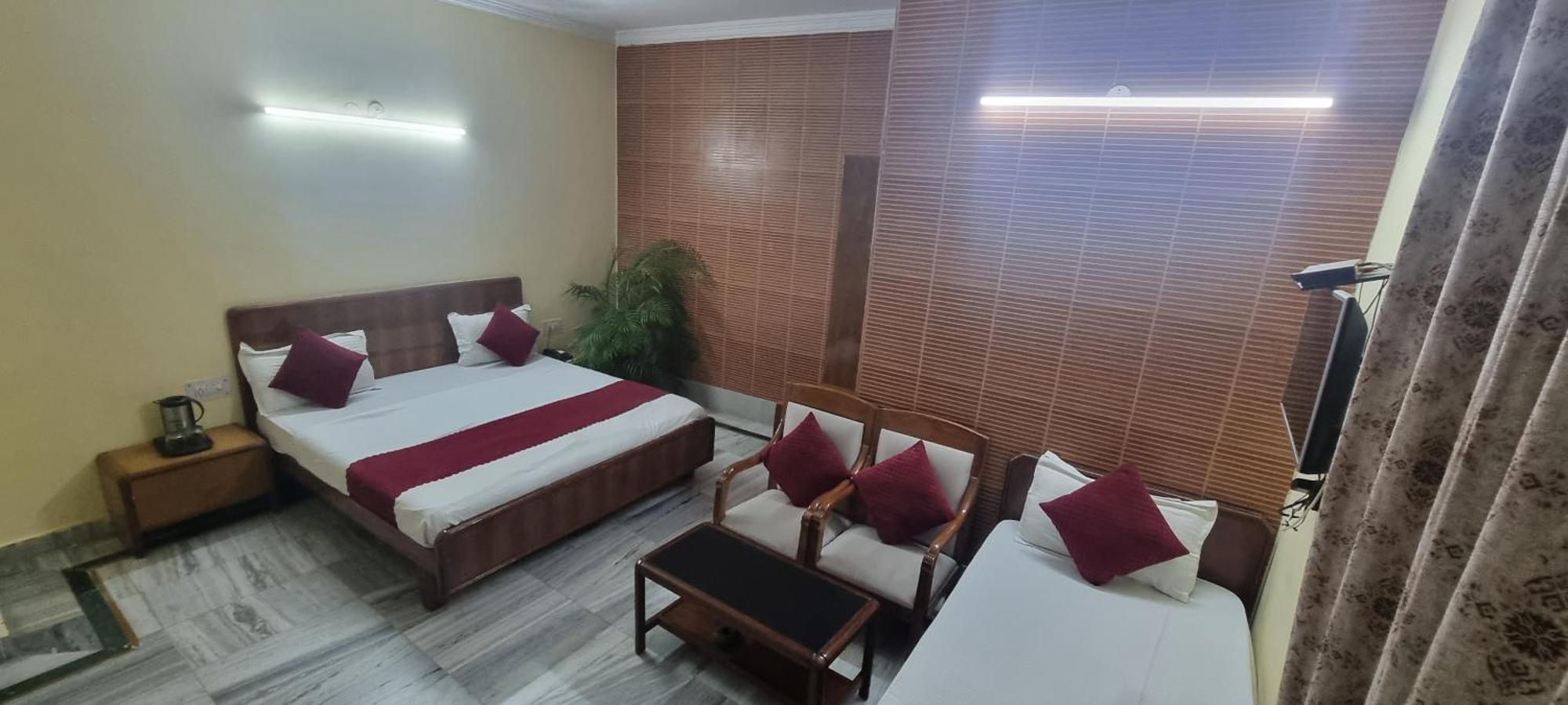 Hotel Har Ki Pauri By Around Stays Haridwār Exterior foto